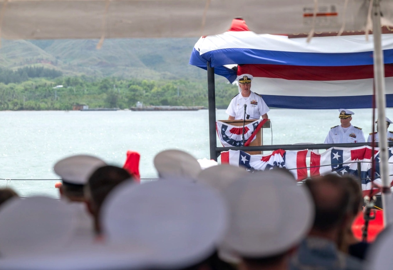 CDR Jordan W. Kelly, USN, '06, took command of Los Angeles-class fast-attack submarine USS Annapolis (SSN 760) at a change of command ceremony at Naval Base Guam, on September 3. 

dvidshub.net/news/574239/uss-annapolis-holds-change-command